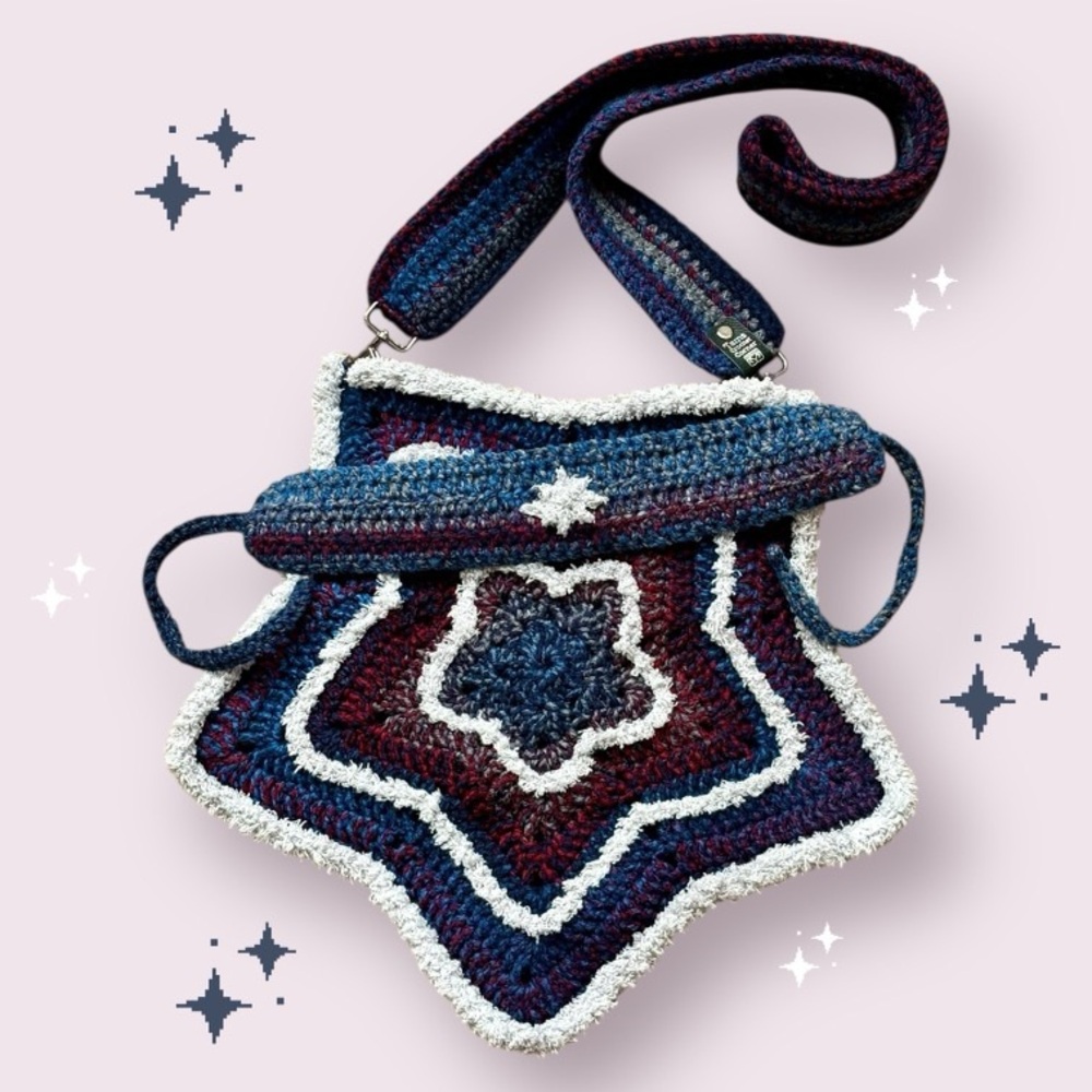 Star-Shaped Crochet Shoulder Bag in Blue and Red